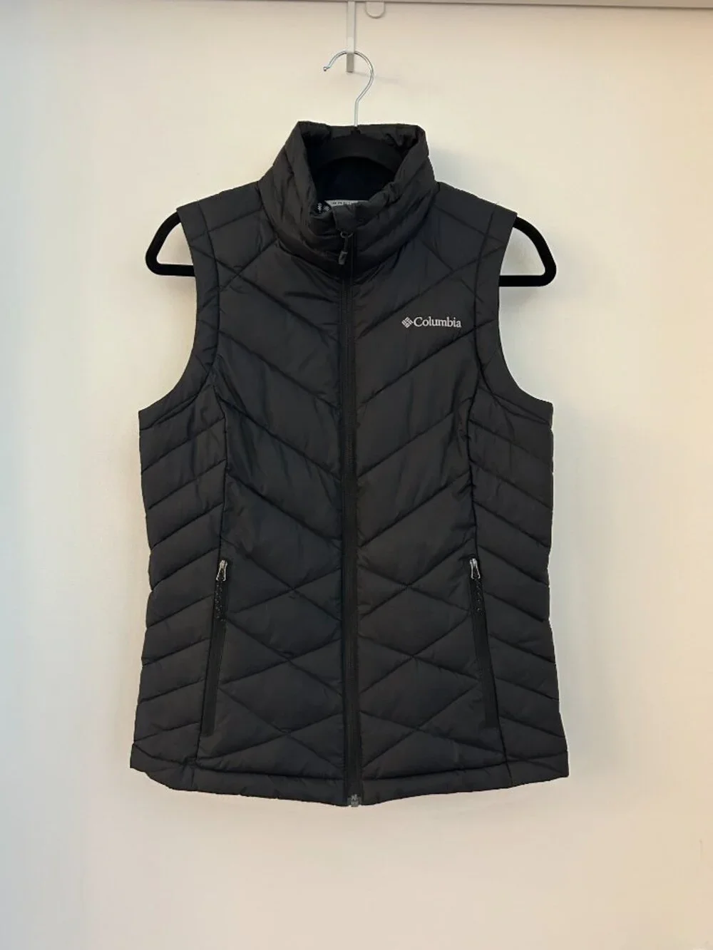 Columbia Women's Insulated Omni Heat Down Heavenly II Vest in Black Size S